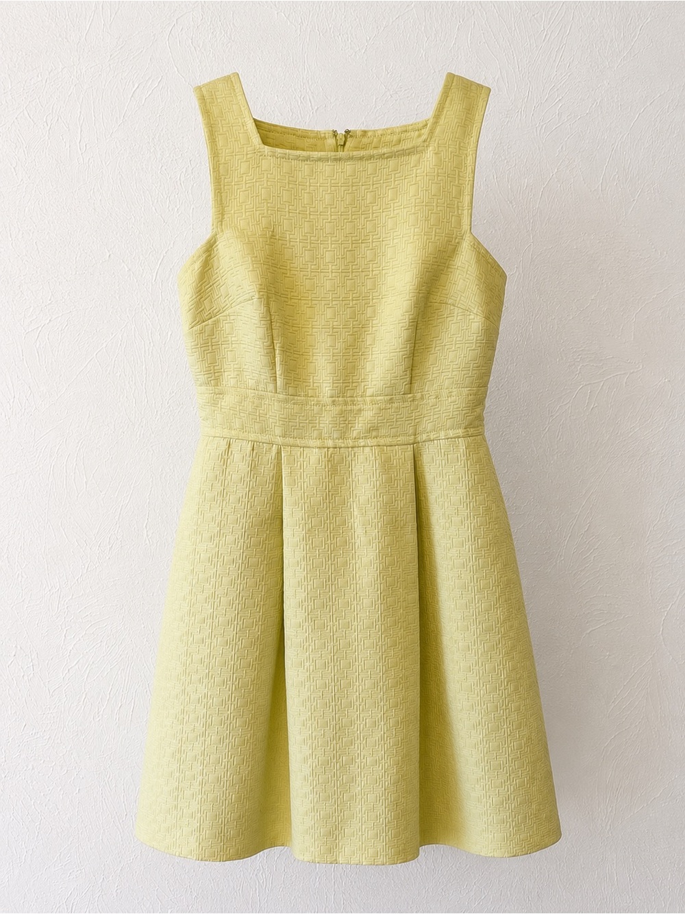 MiXT by Heidi Weisel Fit and Flare Dress With Pockets. Size 4.